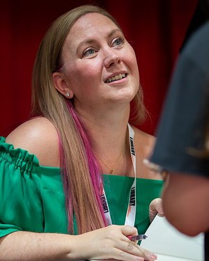 Portrait of Rebecca Yarros