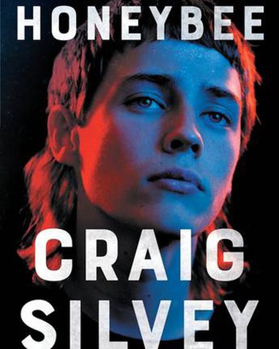 Book cover of Honeybee by Craig Silvey