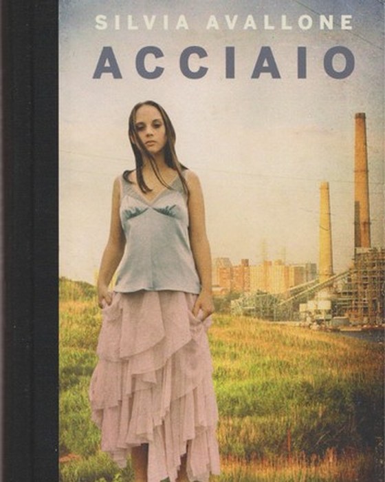 Book cover of Swimming to Elba by Silvia Avallone